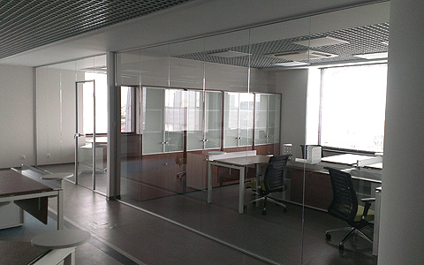 Портфолио компании «Стиль Стекла» - стеклянная перегородка в офисе
